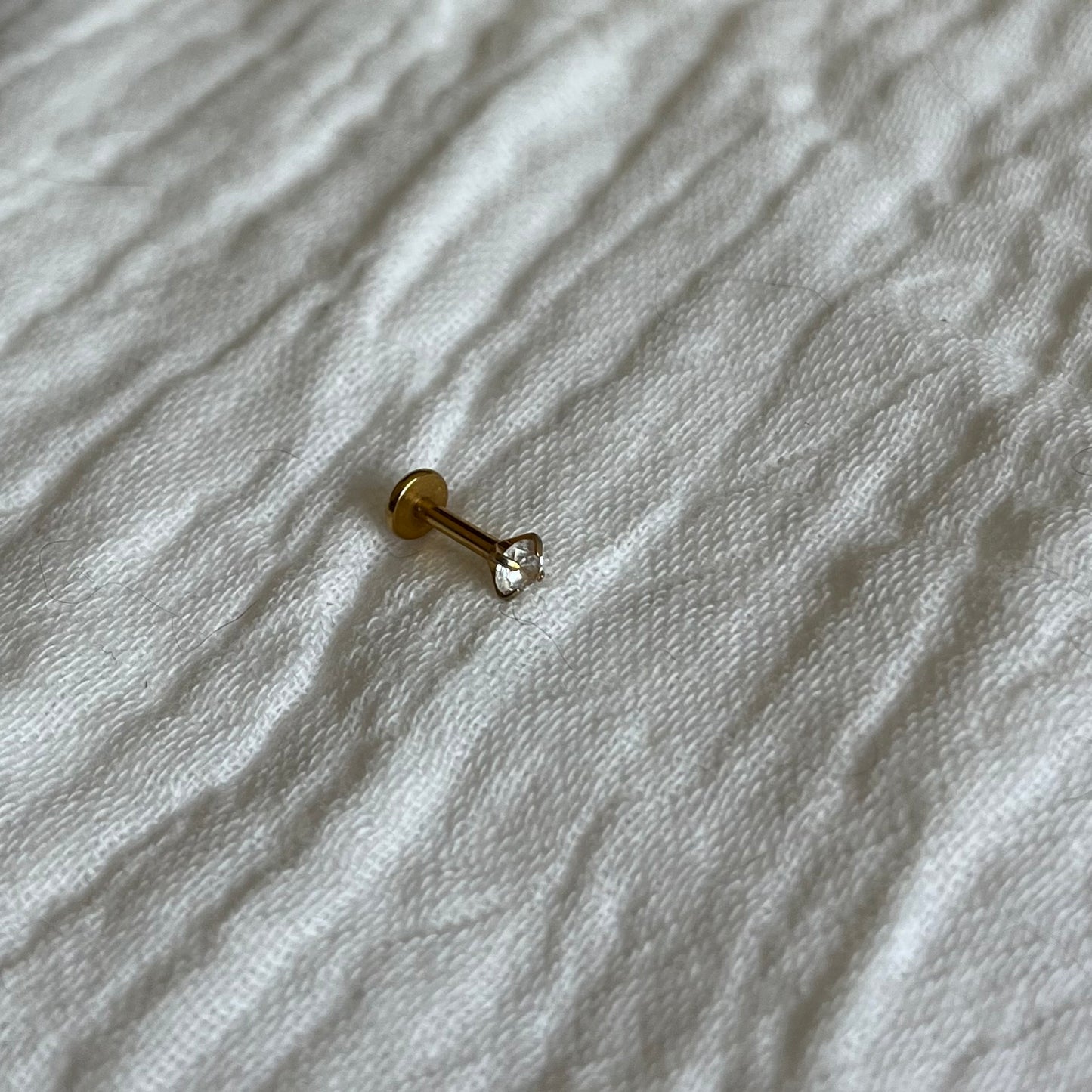 Piercing strass doré